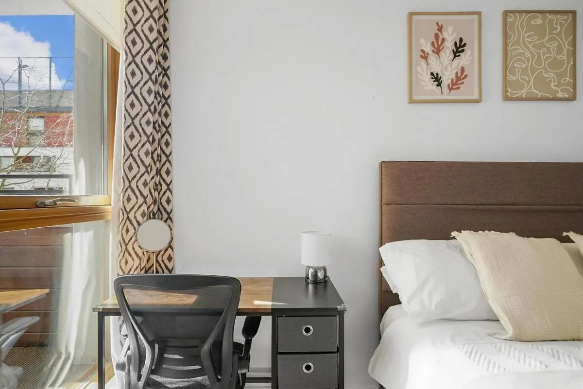 Apartment Modern Apt In Canary Wharf Business Hub London United Kingdom