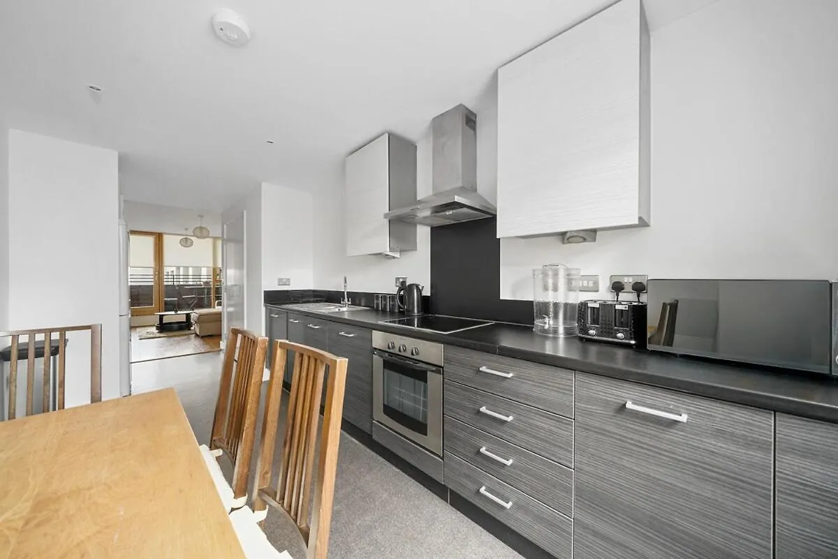 Modern Apt In Canary Wharf Business Hub London Apartment